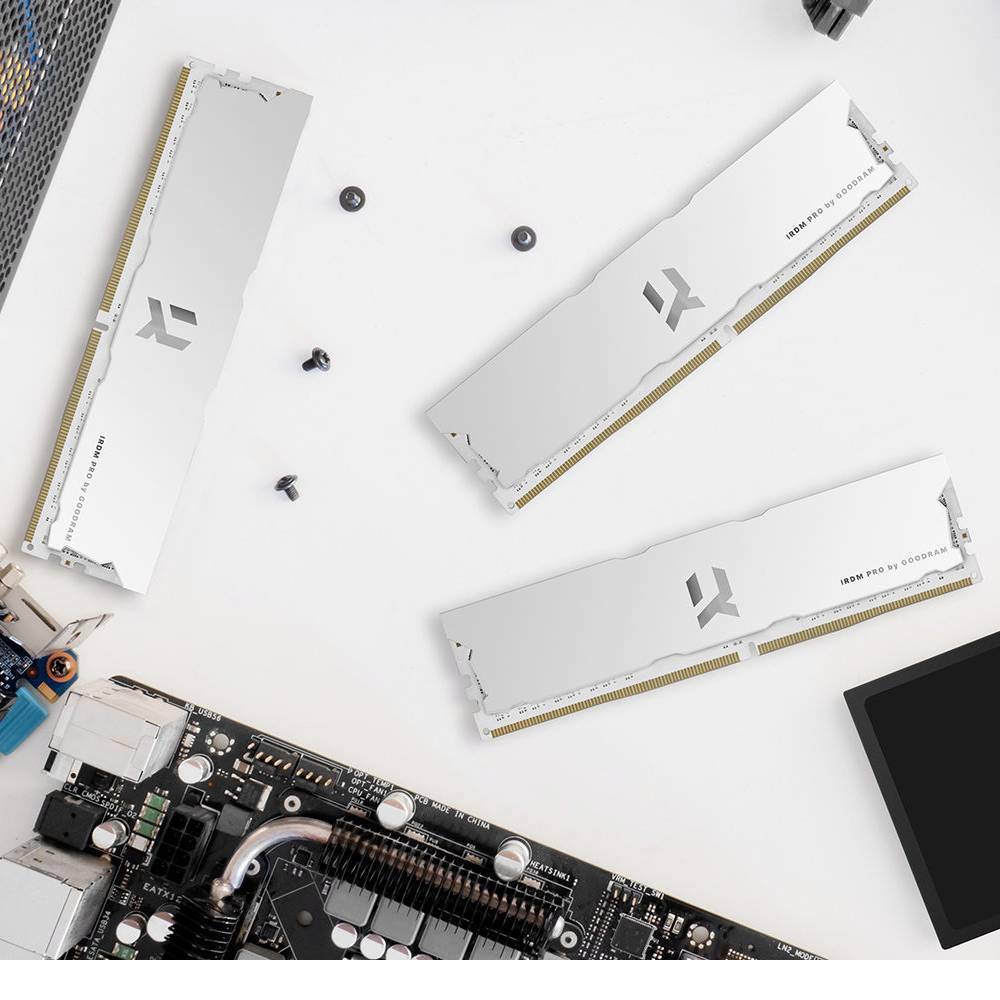 GoodRam 16GB(2x8GB) IRDM PRO 4000MHz CL18 DDR4 Beyaz Dual Kit Ram